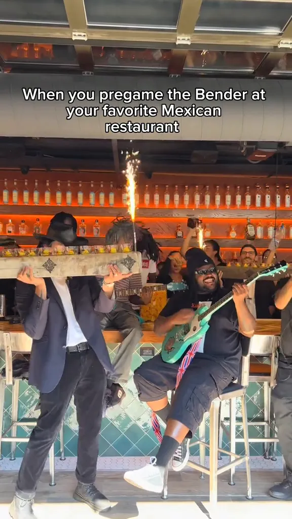 Creator collaboration video with @theparadoxband, 868 thousand views, Rreal Tacos, influencer collaborations by Resto Experience